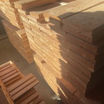 Ca. 84x Douglas planken geschaafd, 28x195mm, lengte 300cm